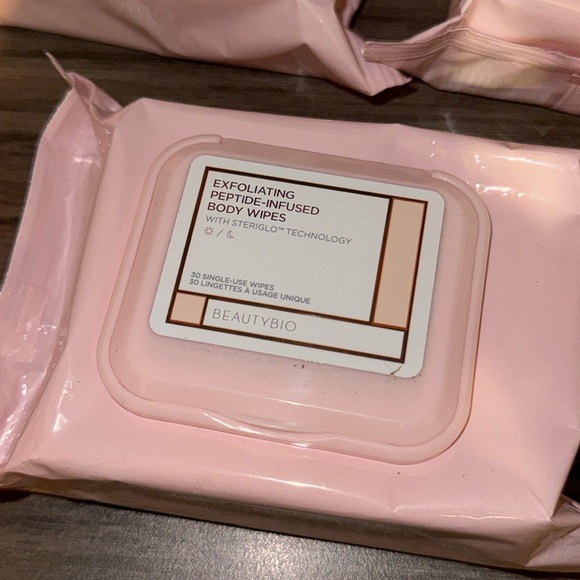 BeautyBio Exfoliating Peptide-Infused Body Wipes (30 single use wipes) | NEW - Picture 1 of 3